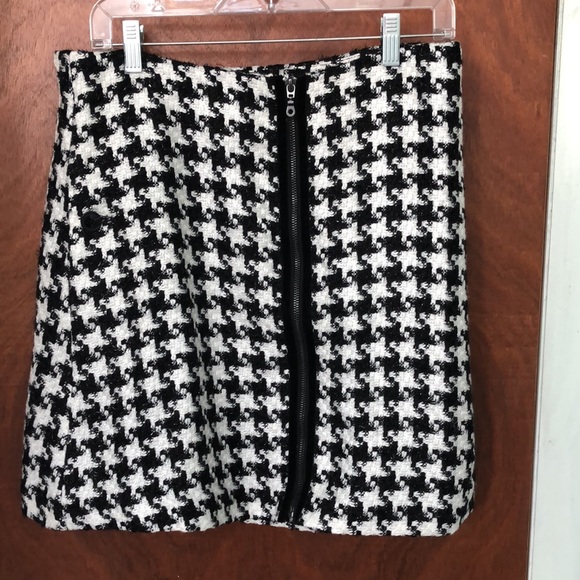 ANTHROPOLOGIE ELVIRA HOUNDSTOOTH MINI SKIRT (NEW) - Picture 2 of 7